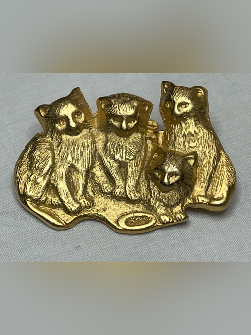 VTG Gold Textured Four Kittens Cat Milk Bowl Brooch Lapel Pin@